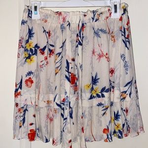 MISS ME WOMEN'S CREAM FLORAL TIERED RUFFLE MINI SKIRT